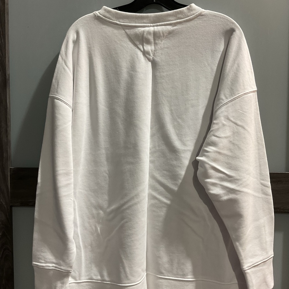 NWT- Tommy Hilfiger white ladies crew sweatshirt